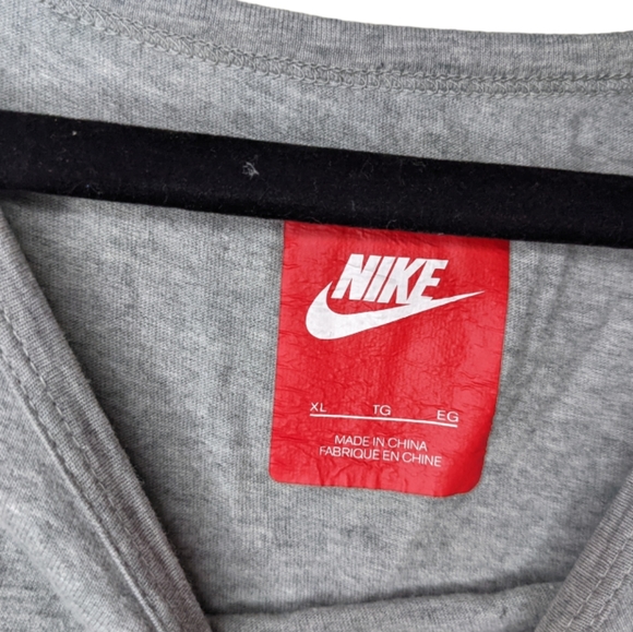 Nike Youth "Just Do It" Gray Tank Top Size XL 💪 - Picture 5 of 9